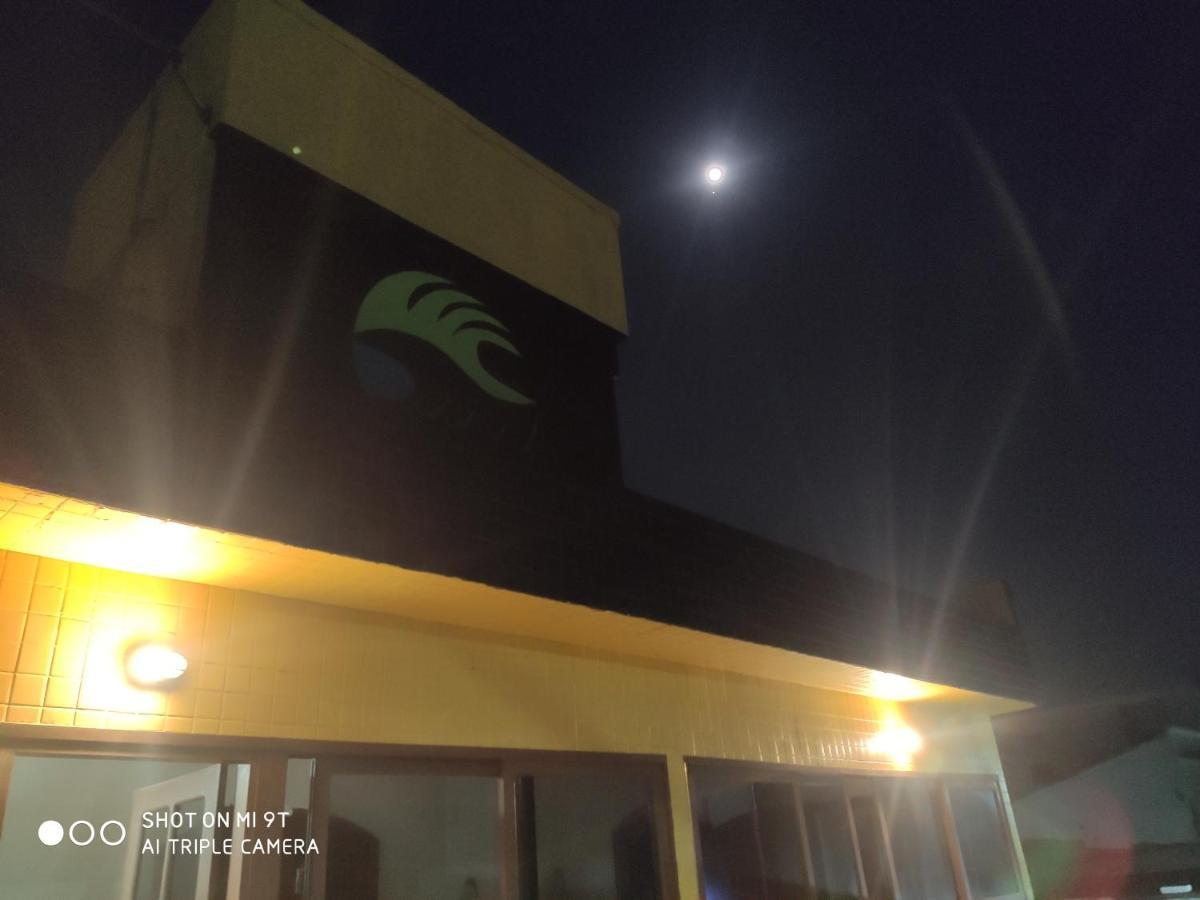 Big Waves Hospedagem Hotel ซากวาเรมา ภายนอก รูปภาพ